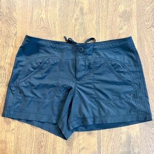 The most comfortable Athleta board shorts—black—size 8.